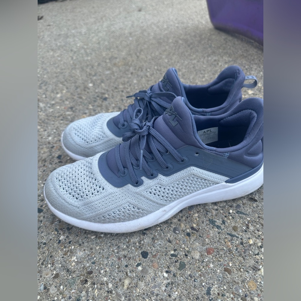 Women purple blue in color APL gently used 8